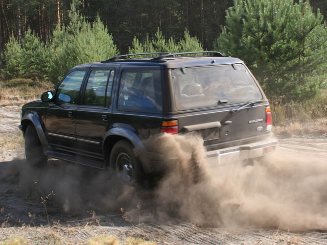 c05ford_v6_05.jpg